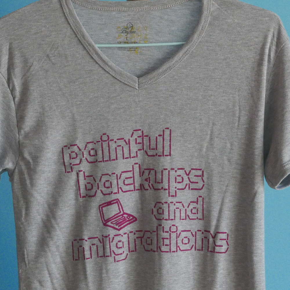 t-shirt-painful-gray-l-zoom1
